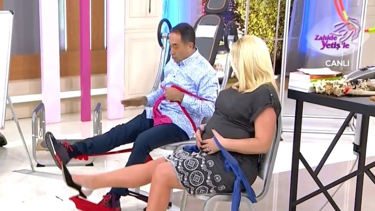 Külotlu çorapla pilates yaparak ağrılardan kurtulma!