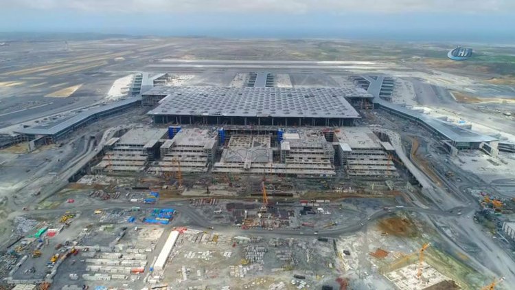 Yüzde 90,5'i tamamlanan üçüncü havalimanı inşaatı havadan görüntülendi