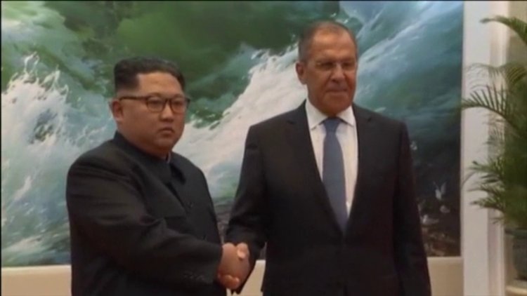 Rusya'dan Kim Jong Un'a Moskova bileti!