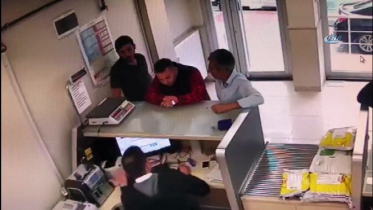 PTT çalışanına tekme tokat dayak kamerada