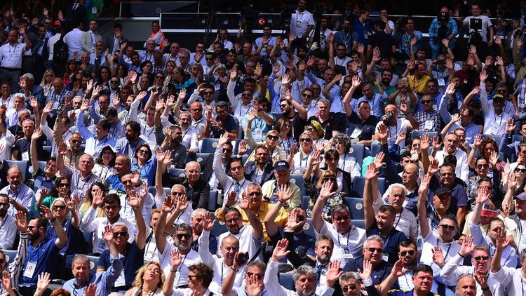 "Başkanı biz seçeriz, yeniçeriler değil"