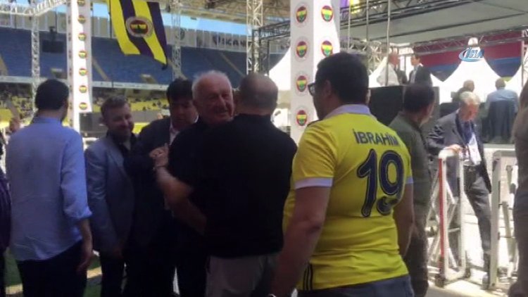 Ali Şen oy kullanmak için stada geldi