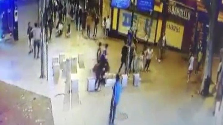 Kadıköy&#039;deki bıçaklı saldırının görüntüleri ortaya çıktı