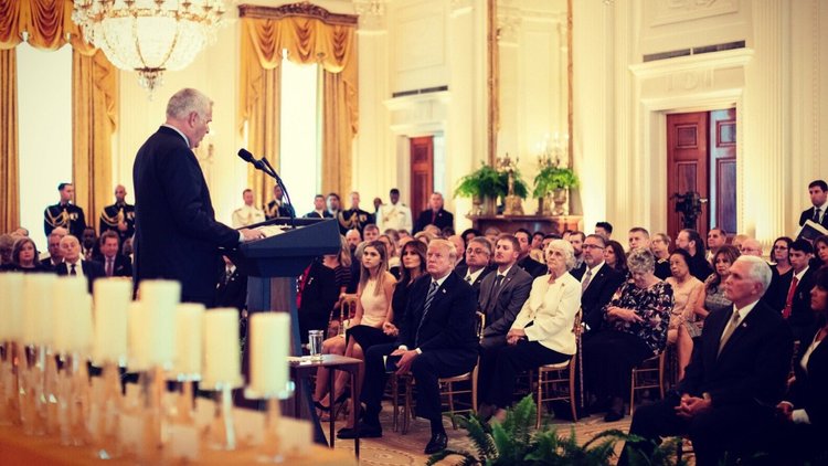 Melania Trump ortaya çıktı! Tam 24 gün sonra Beyaz Saray'da görüntülendi