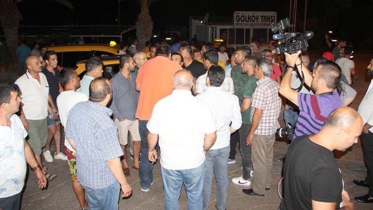 Bodrum'da gerginlik! Acente aracını UBER sanıp şoförü tartakladılar