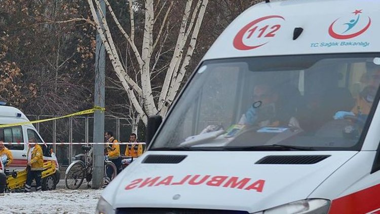 Erzincan'da yolcu otobüsü devrildi