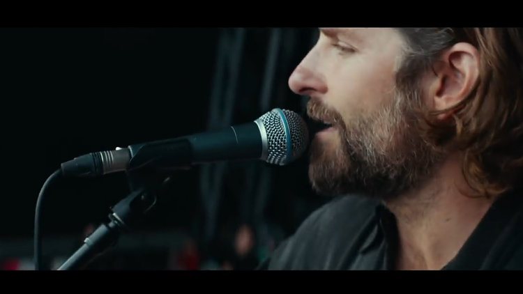 Bradley Cooper'lı A Star is Born'dan fragman