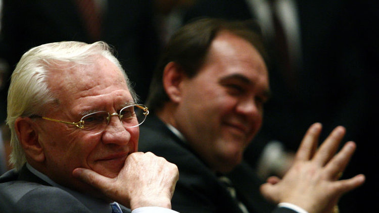 Erdoğan Demirören vefat etti