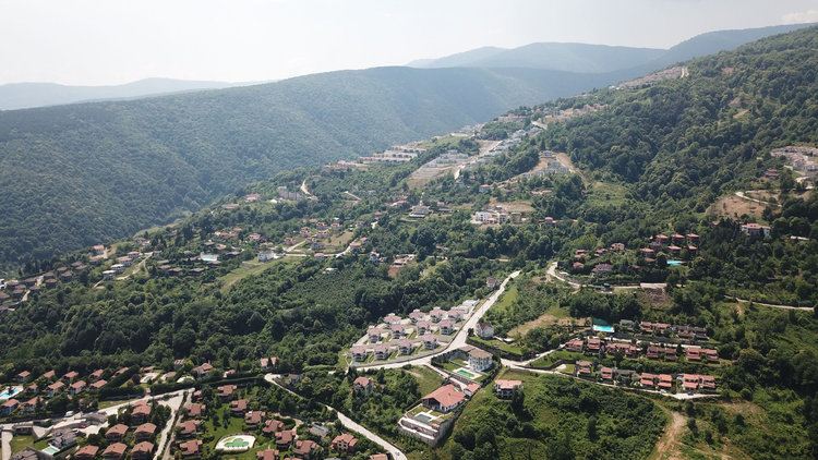 Sapanca betonlaştı! Ormanlık alanlar villa doldu...