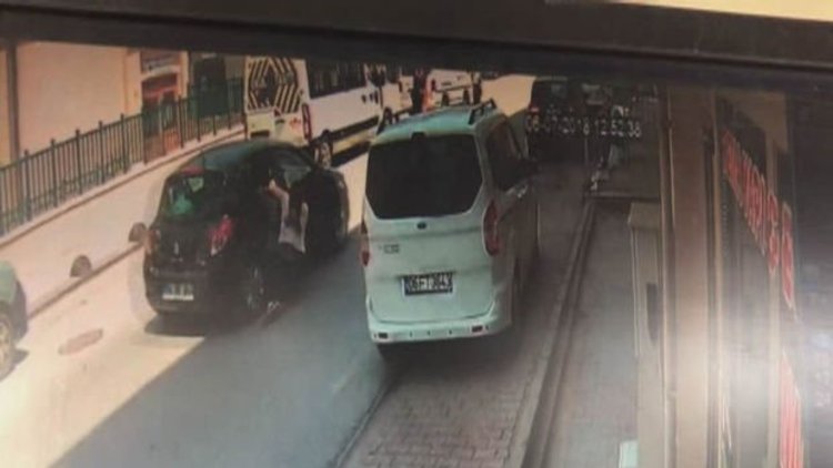 Güpegündüz çocuğu kaçırıldı, kurtarmak isterken metrelerce sürüklendi