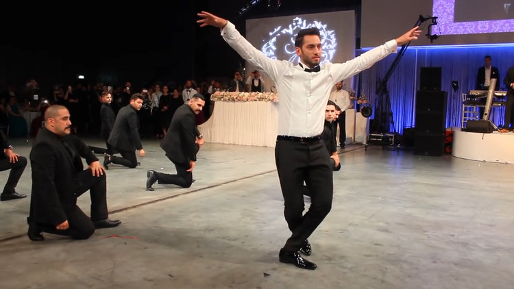 En güzel zeybeği kim oynuyor?