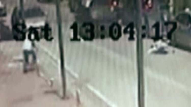 İstanbul&#039;da kapkaç şoku! O anlar güvenlik kamerasında...