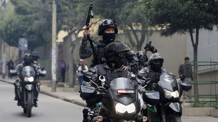 Bolivya'da sokaklar karıştı! Çok sayıda öğrenci gözaltına alındı