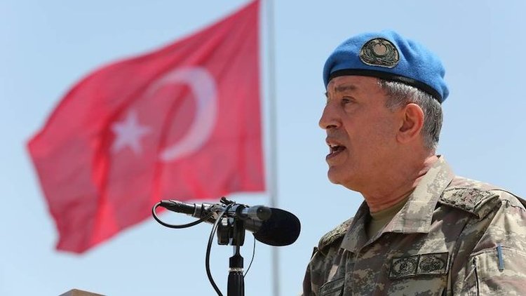 Genelkurmay Başkanı Akar, Şırnak'ta askerlerle bayramlaştı