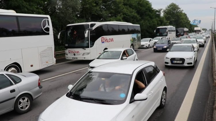 TEM'de bayram dönüşü trafiği devam ediyor