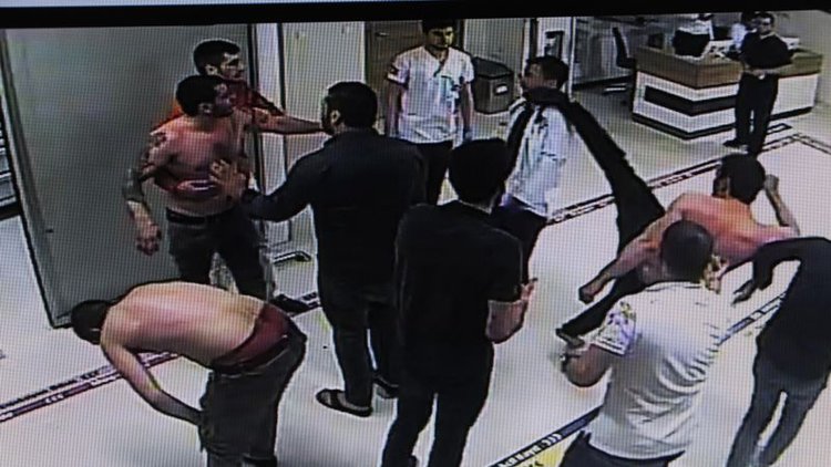 Doktoru tekme tokat dövdüler!..