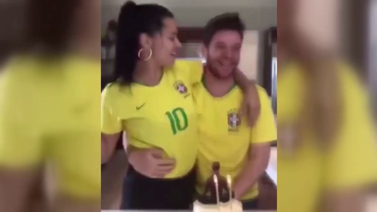 Adriana Lima'dan Metin Hara'yla Birlikte Brezilya Formalı Paylaşım