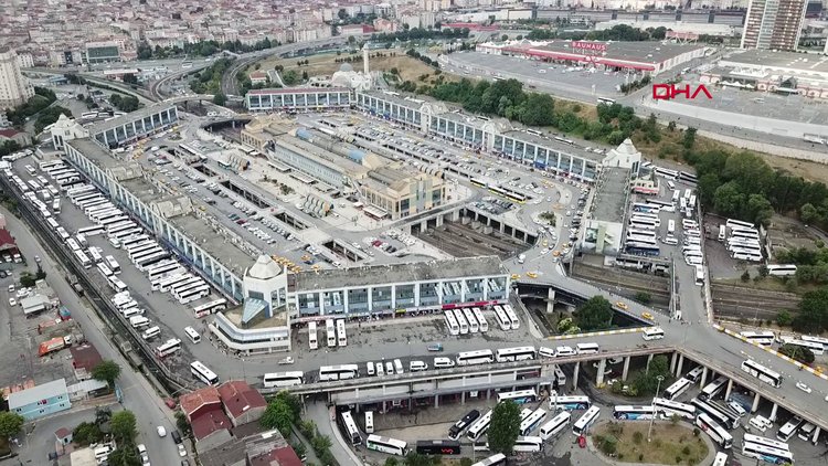 Bayram dönüşü otogarda yoğunluk yaşandı