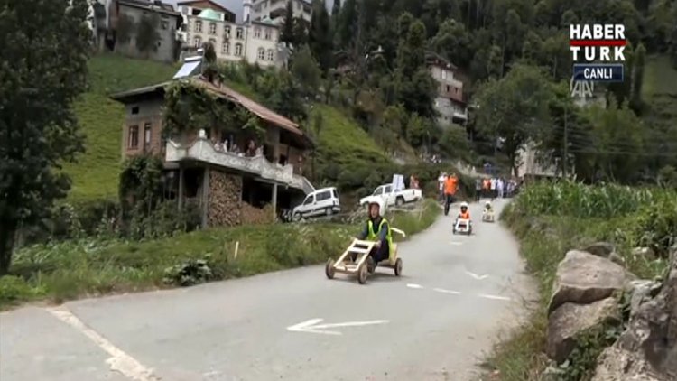 Sokaklar piste döndü... Laz Ralli nefes kesti!