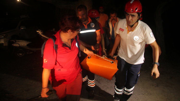 7 aylık hamile kadın selfie çekerken uçurumdan düştü