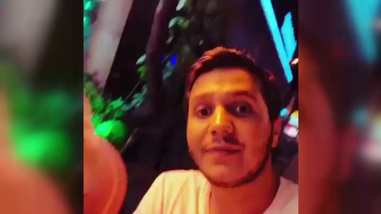 Yeni yaşını yeni sevgilisiyle kutladı