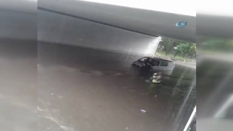 Trafik polisinden örnek davranış