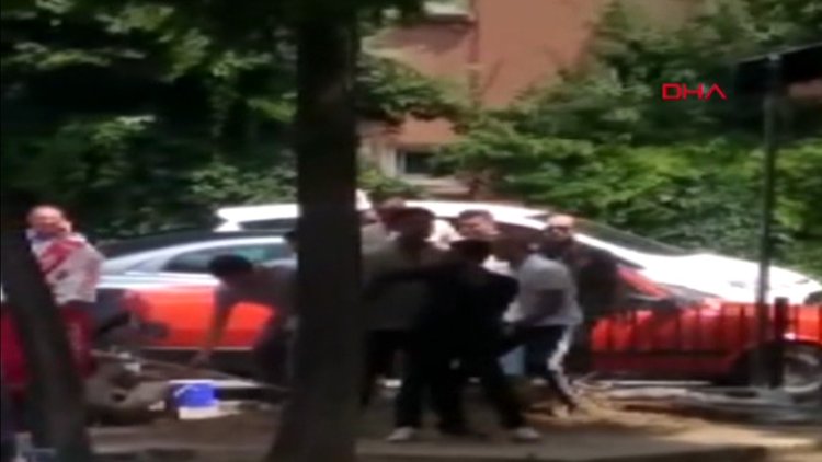 Seyyar satıcılardan zabıtalara taşlı sopalı saldırı