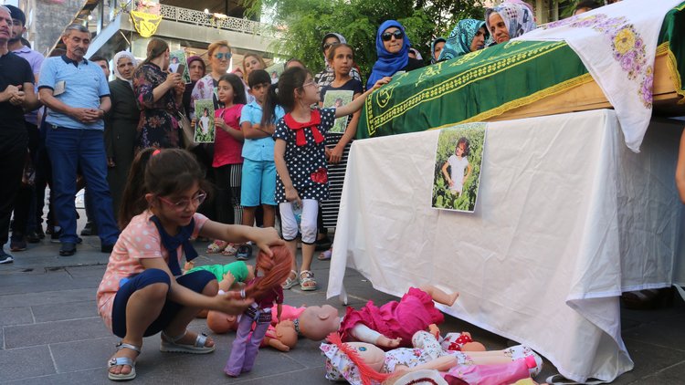 8 yaşındaki Eylül katledildi! Geriye cinayete ilişkin kan donduran ayrıntılar kaldı