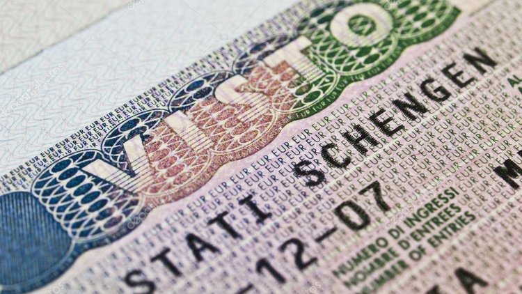 Gri ve yeşil pasaportlular dikkat! Schengen&#039;de vizesiz girişte yeni sistem