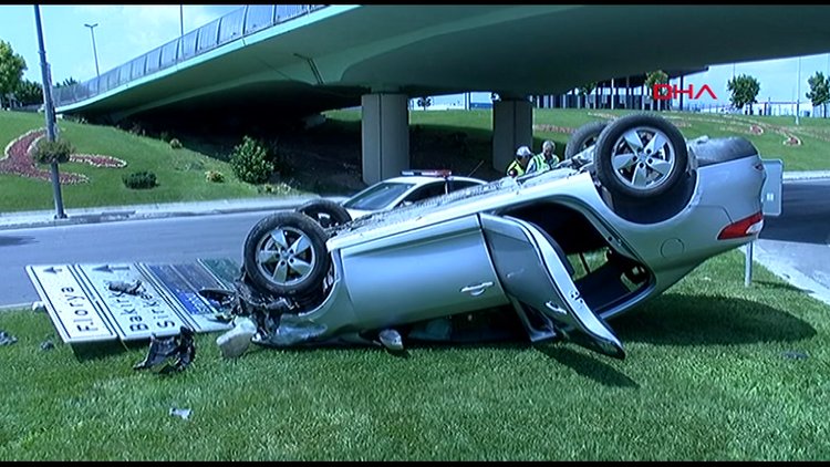 Emniyet kemeri sayesinde ölümden döndüler