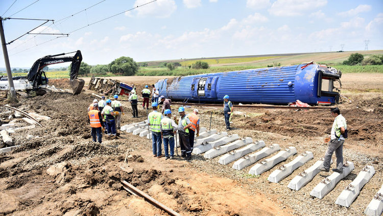 Parası yetmedi hayatta kaldı! Tren kazasından son anda kurtuldu