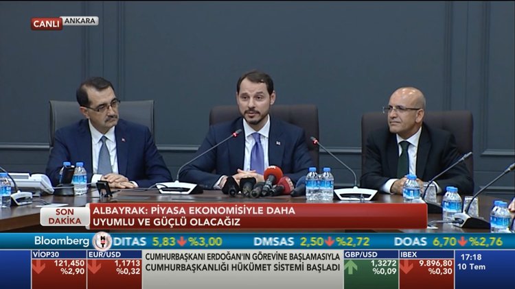 Ekonomide devir teslim töreni