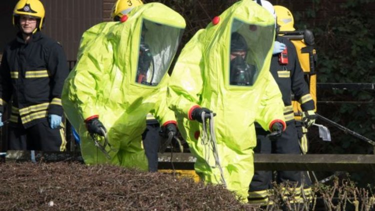İngiltere-Rusya hattı yine gergin! &#039;Novichok&#039; gazından zehirlenen İngiliz kadın öldü