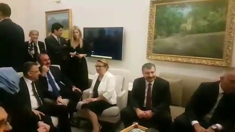 Meclis töreni öncesi bakanlar bir araya geldi