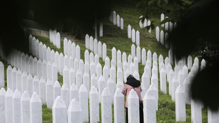 &#039;Güvenli bölge&#039;de soykırıma ağıt... Srebrenitsa&#039;da ne oldu?