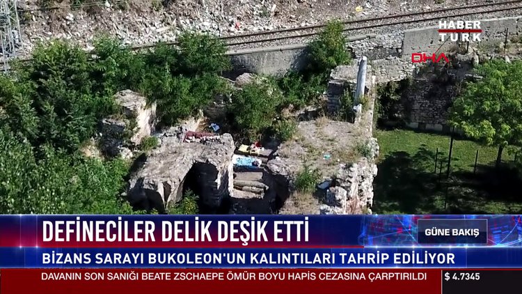 Defineciler delik deşik etti