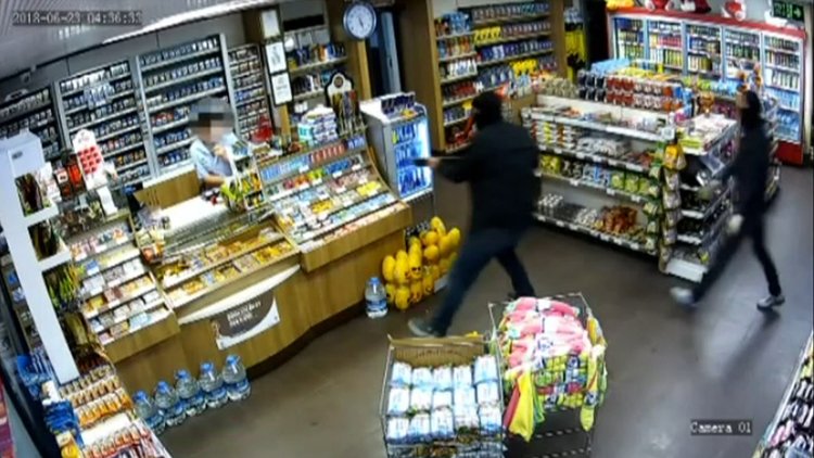 Akaryakıt istasyonlarının kabusu olmuşlardı... Pompalı tüfekli çete yakalandı!