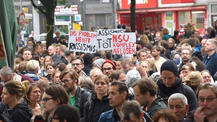 NSU davası kararları Hamburg’da protesto edildi
