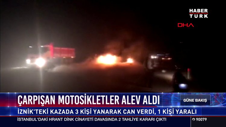 Çarpışan motosikletler alev aldı