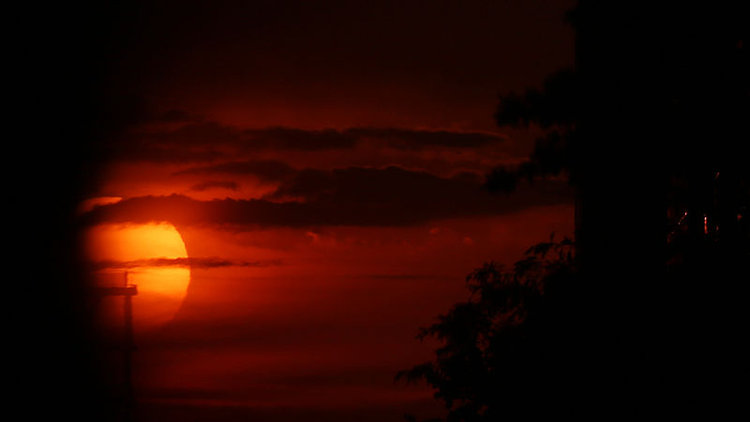 Manhattan'da eşsiz gün batımı manzarası büyüledi
