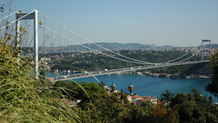 İstanbul Valisi açıkladı: 15 Temmuz Şehitler Köprüsü yarın 14.00&#039;da trafiğe kapatılacak