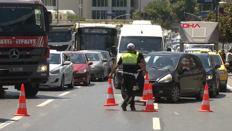 15 Temmuz Şehitler Köprüsü'ne yürüyüş başladı