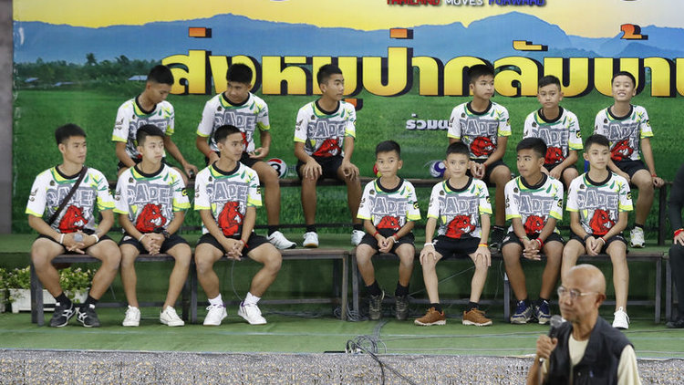 9 gün mağarada mahsur kalmışlardı! Taylandlı çocuklar o anları anlattı