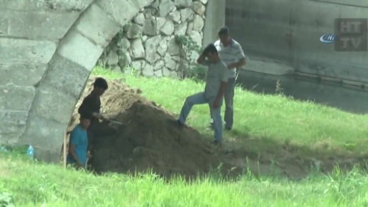 Vatandaş ihbar etti! Polis restorasyonu bastı