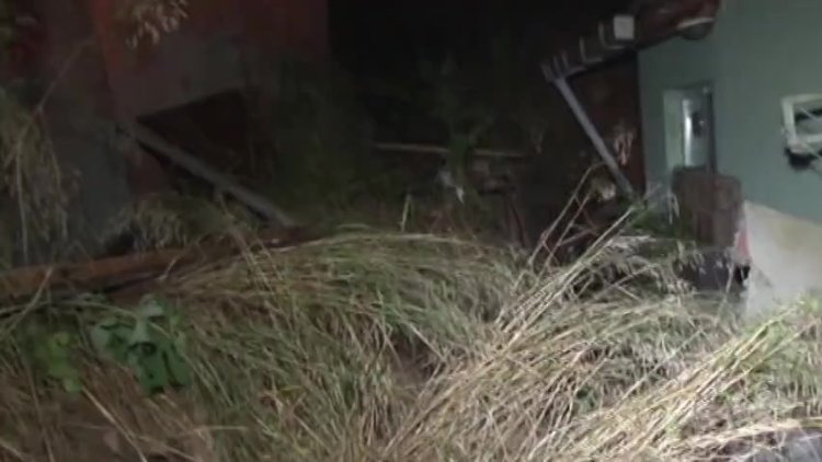 Bahçe duvarı sağanak yağışa dayanamadı, çöktü: 1 ölü