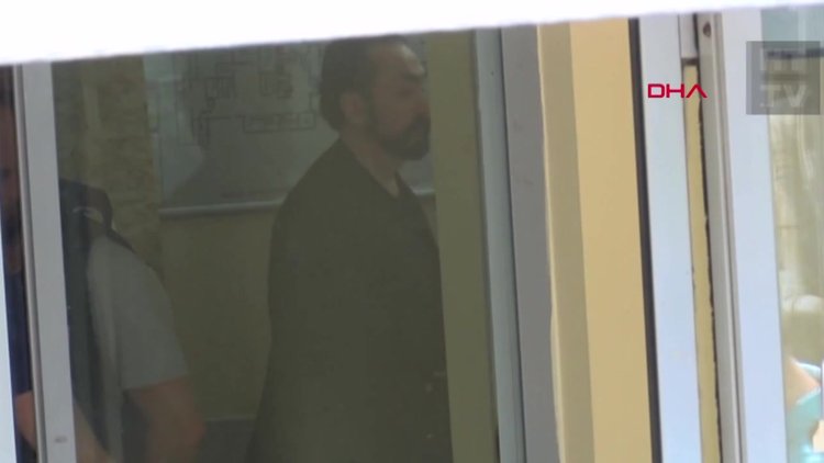 Adnan Oktar&#039;ın &#039;şantaj&#039; deposuna baskın! Bir kamyon dolusu...