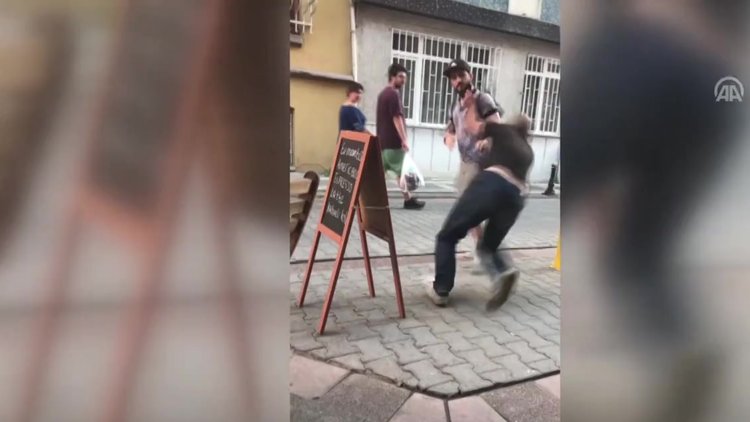 Önce küfür, sonra dayak! Kafe sahibi koruma istedi