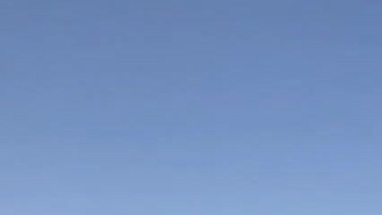 Faciadan dönüldü! Gazetecilerin aracına uçak çarptı