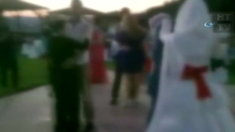 Davetliler fotoğraf çekti diye düğünü iptal etmişlerdi! İşte o düğünden yeni görüntüler