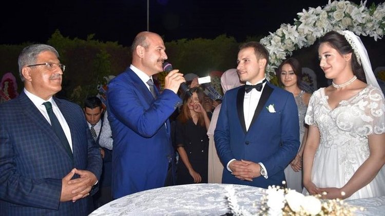 Nikah şahidi olan Soylu, "En az 3 çocuk" nasihatini hatırlattı